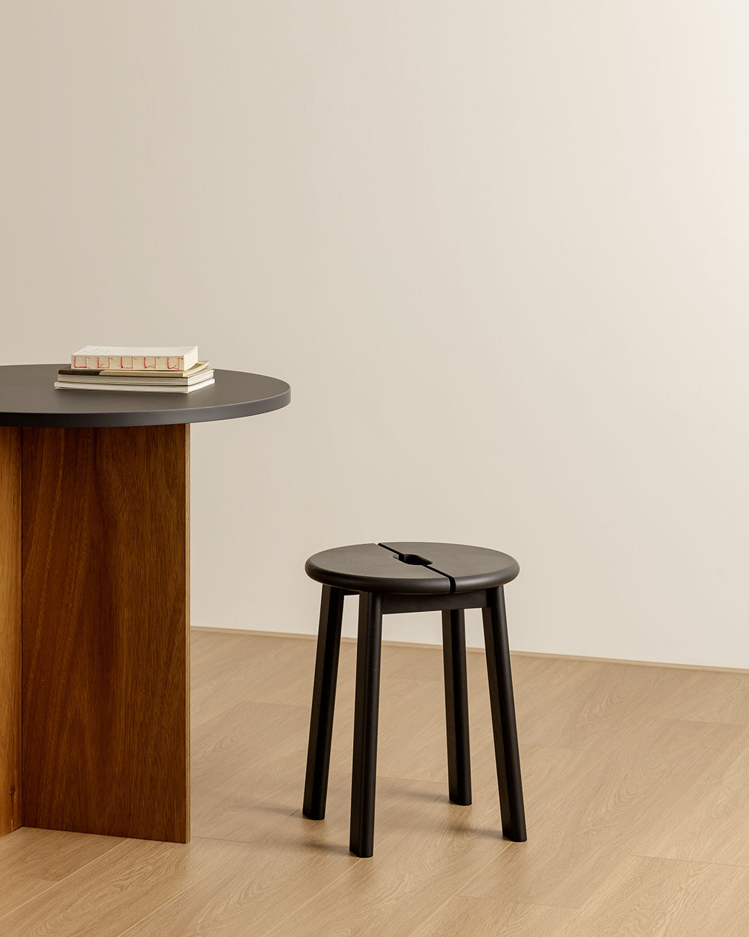 BRAVO Stool - 黑