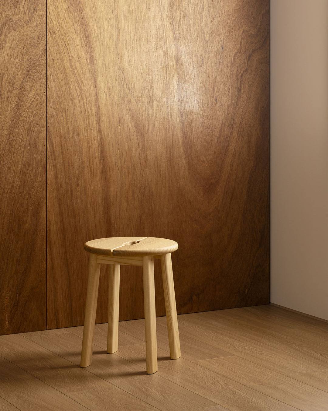BRAVO Stool - 原木
