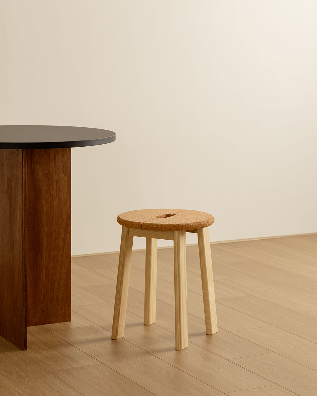 BRAVO Stool - 軟木椅座 - 原木