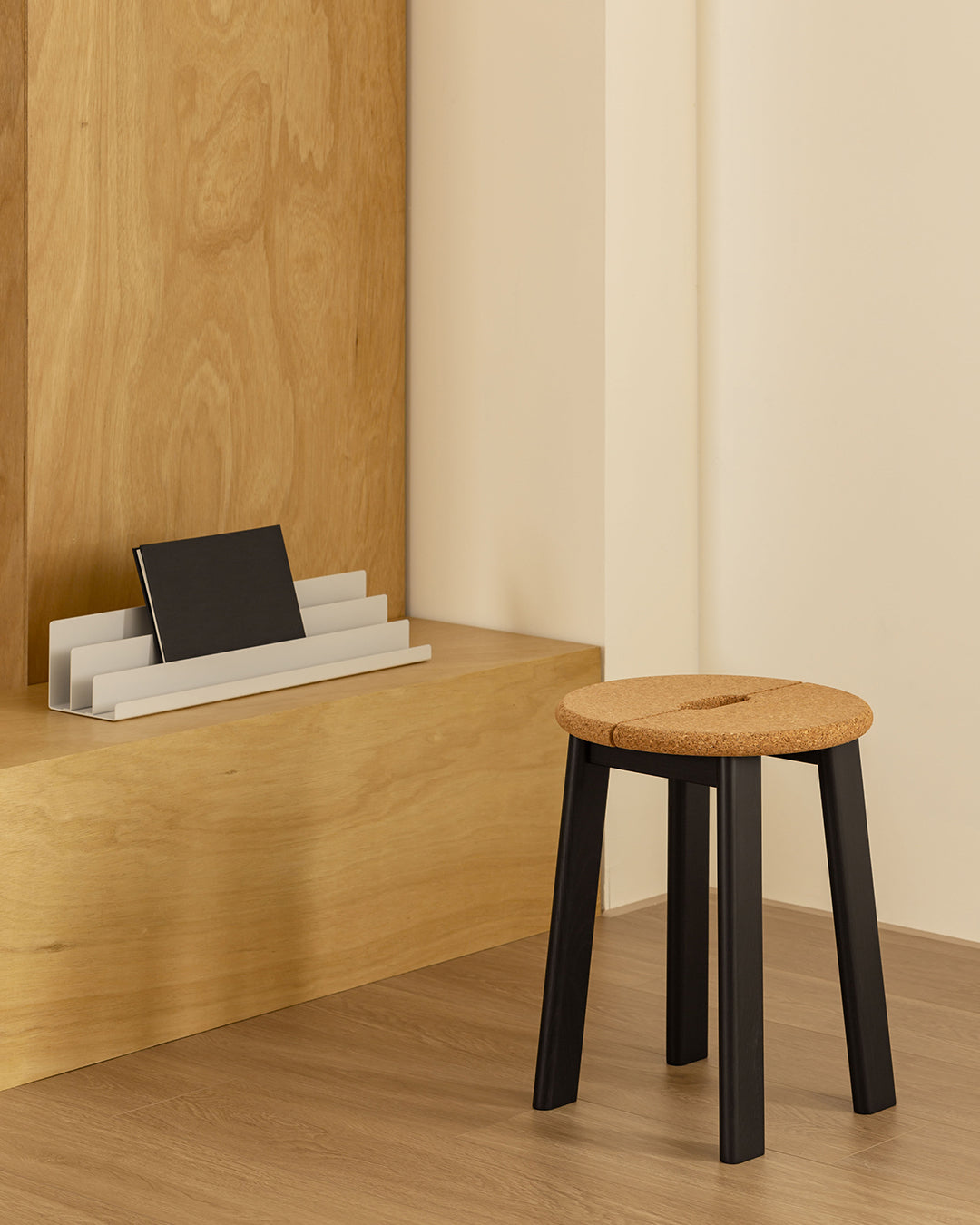 BRAVO Stool - 軟木椅座 - 黑