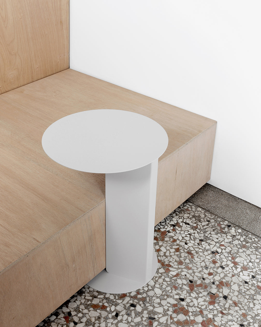 KIPA Table - 淺灰