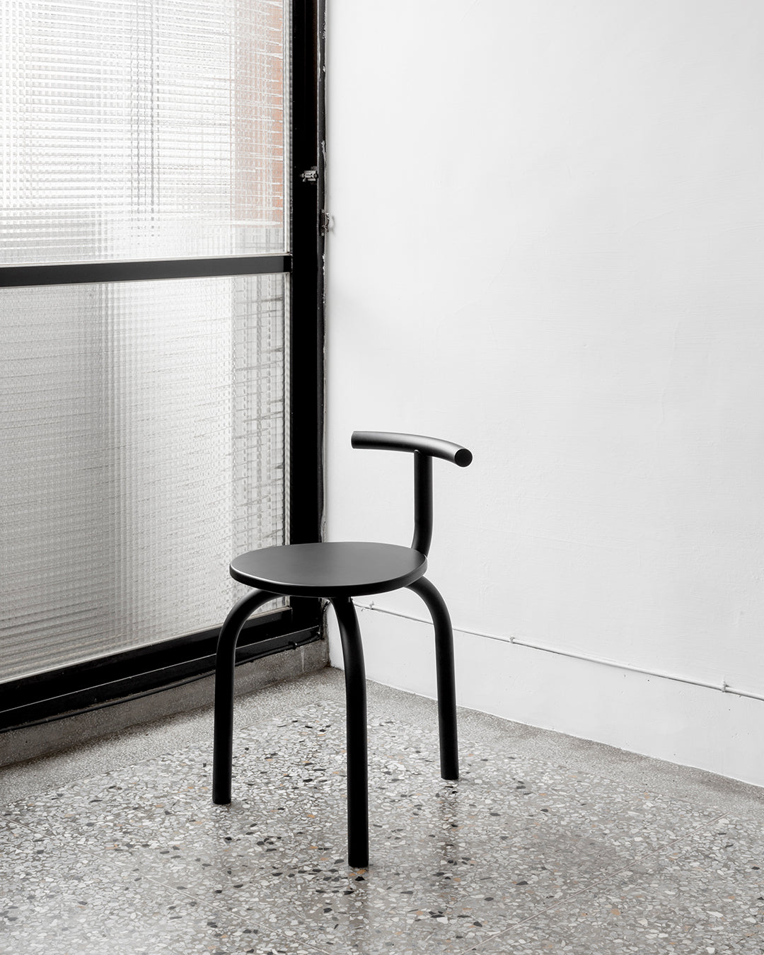 OGLE Chair - 黑