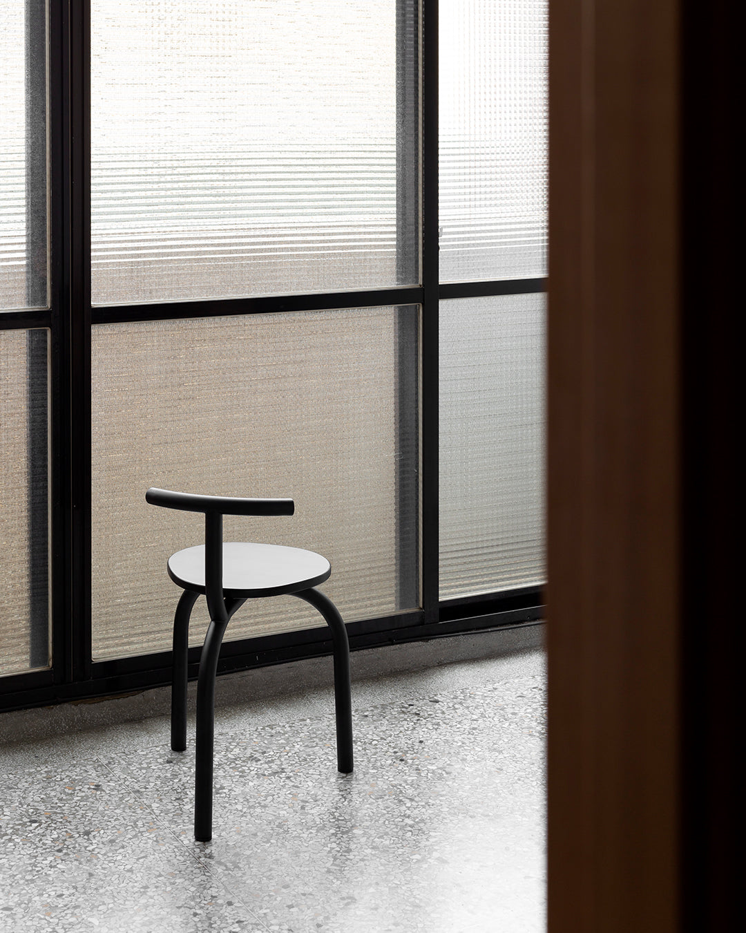 OGLE Chair - 黑