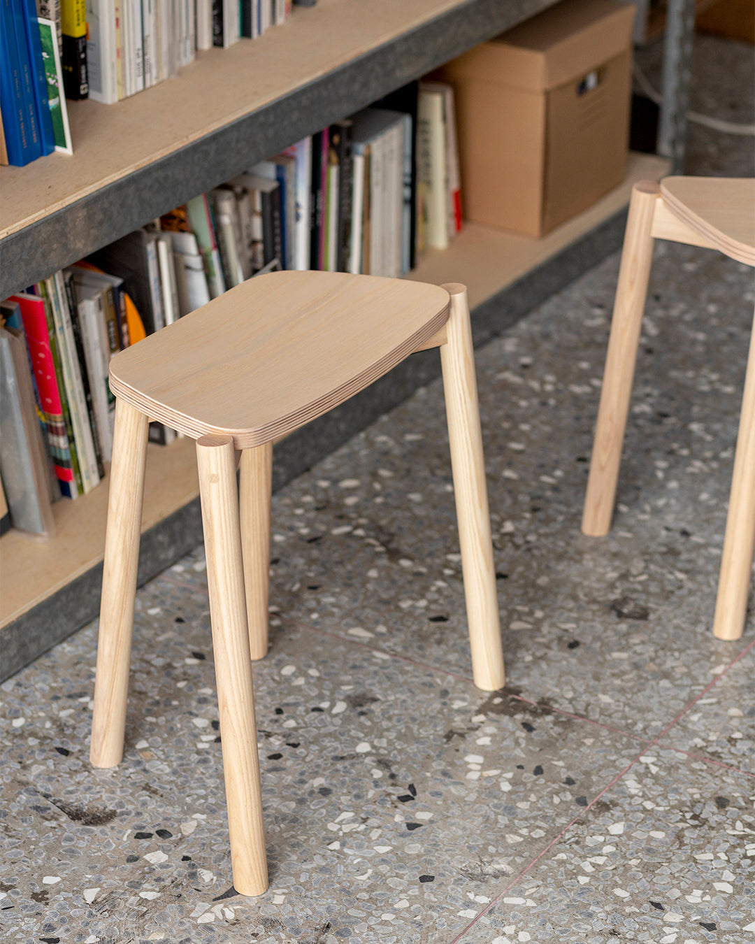 TARS Stool - 原色